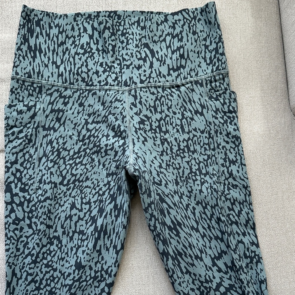 Athleta Salutation Leggings